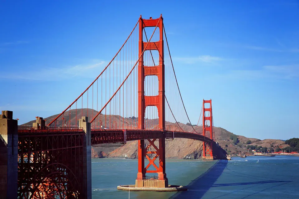 Golden Gate Bridge über der Einfahrt zur San Francisco Bay