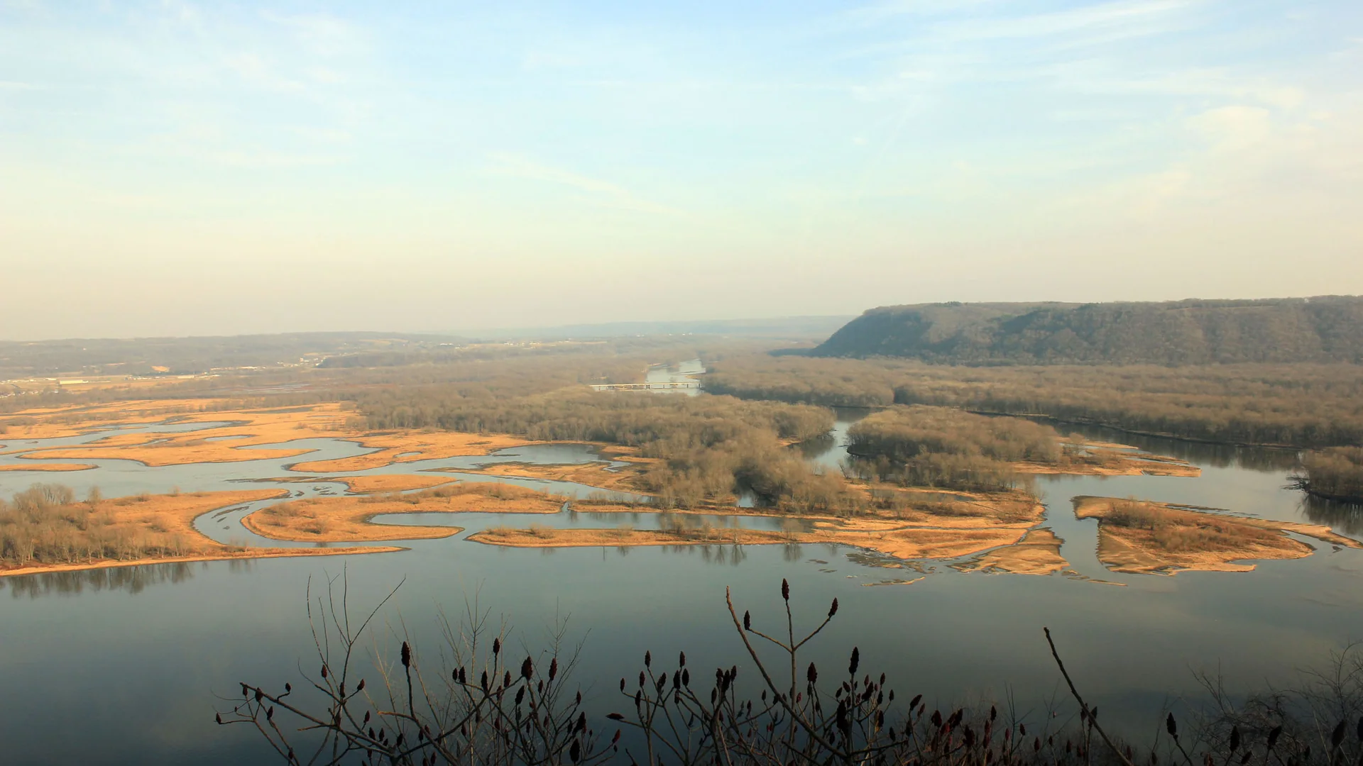 Mississippi River und seine Auen vom Aussichtspunkt im Pikes Peak State Park