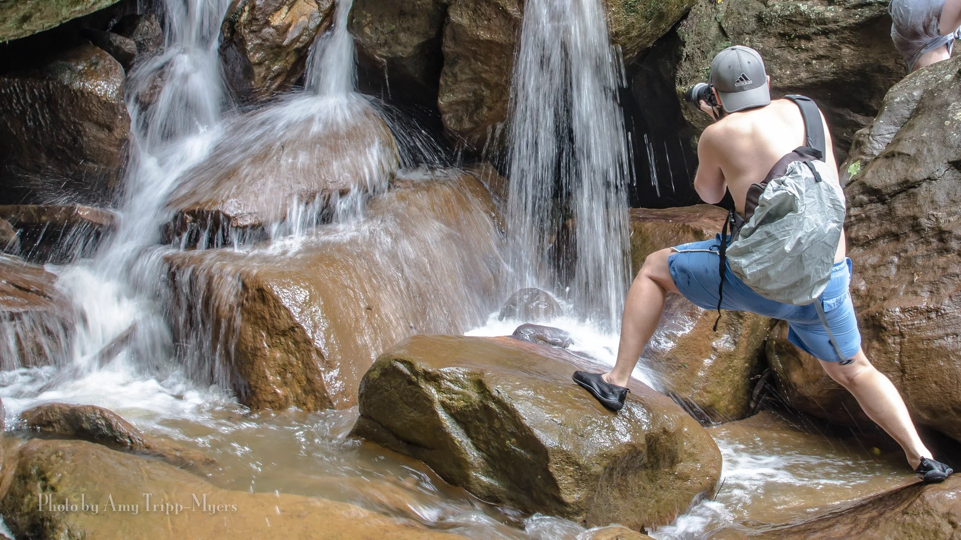 Felskaskade am Lake Jocassee nahe dem Devils Fork State Park