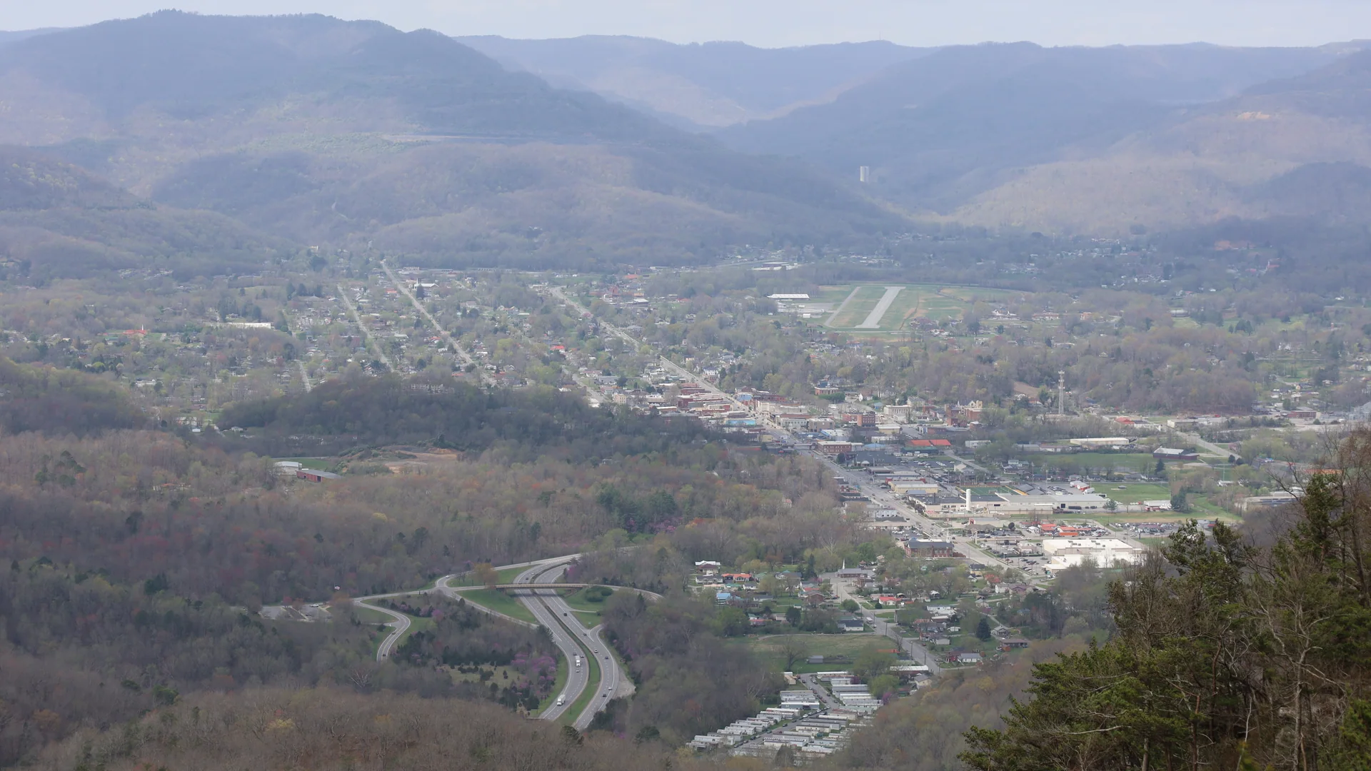 Bergketten und Tal am Cumberland Gap vom Pinnacle Overlook aus gesehen