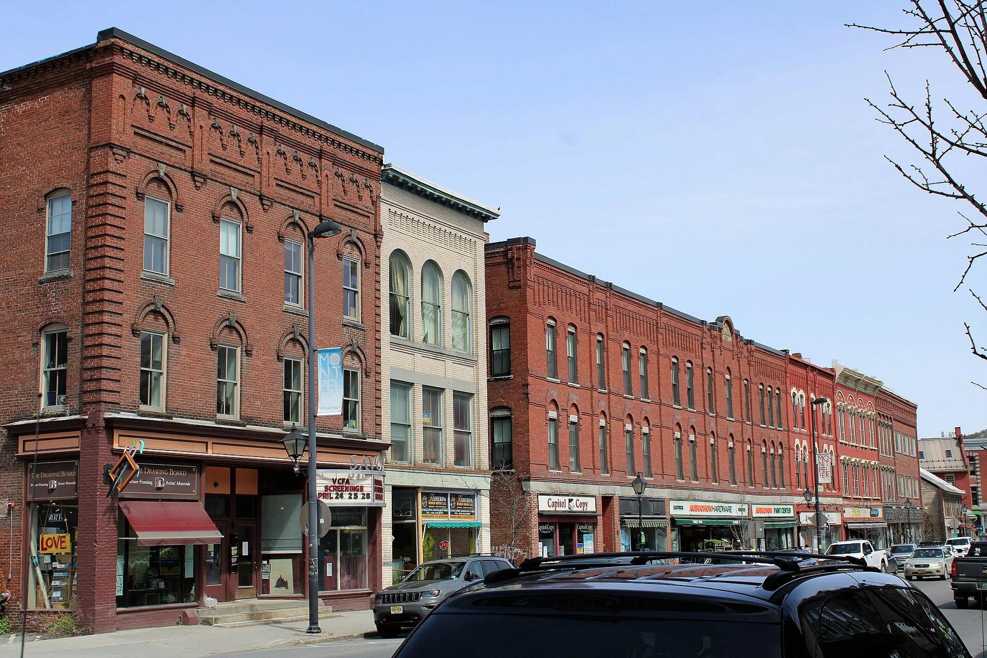 Geschäftshäuser an der Main Street in Montpelier, Vermont