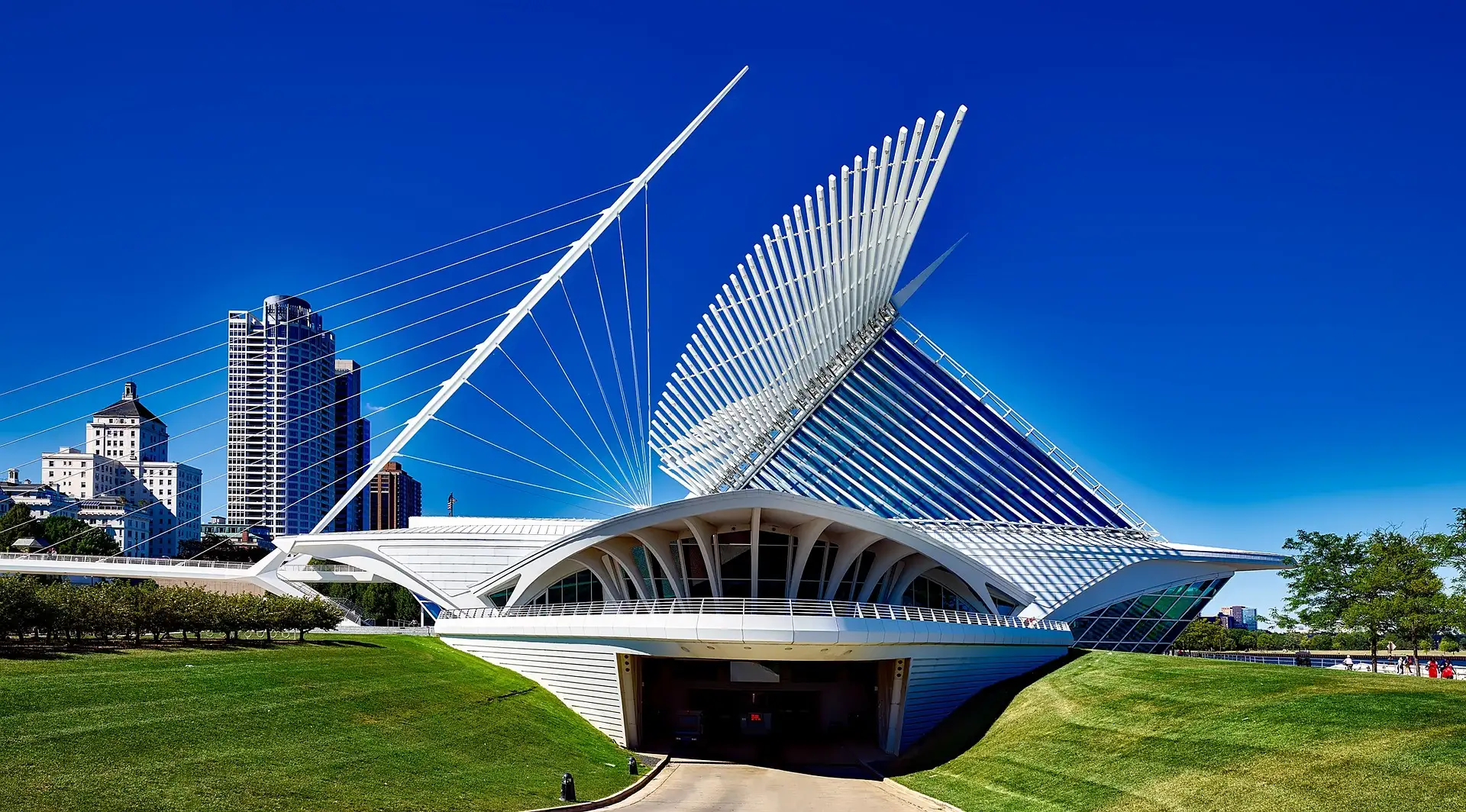 Milwaukee Art Museum big