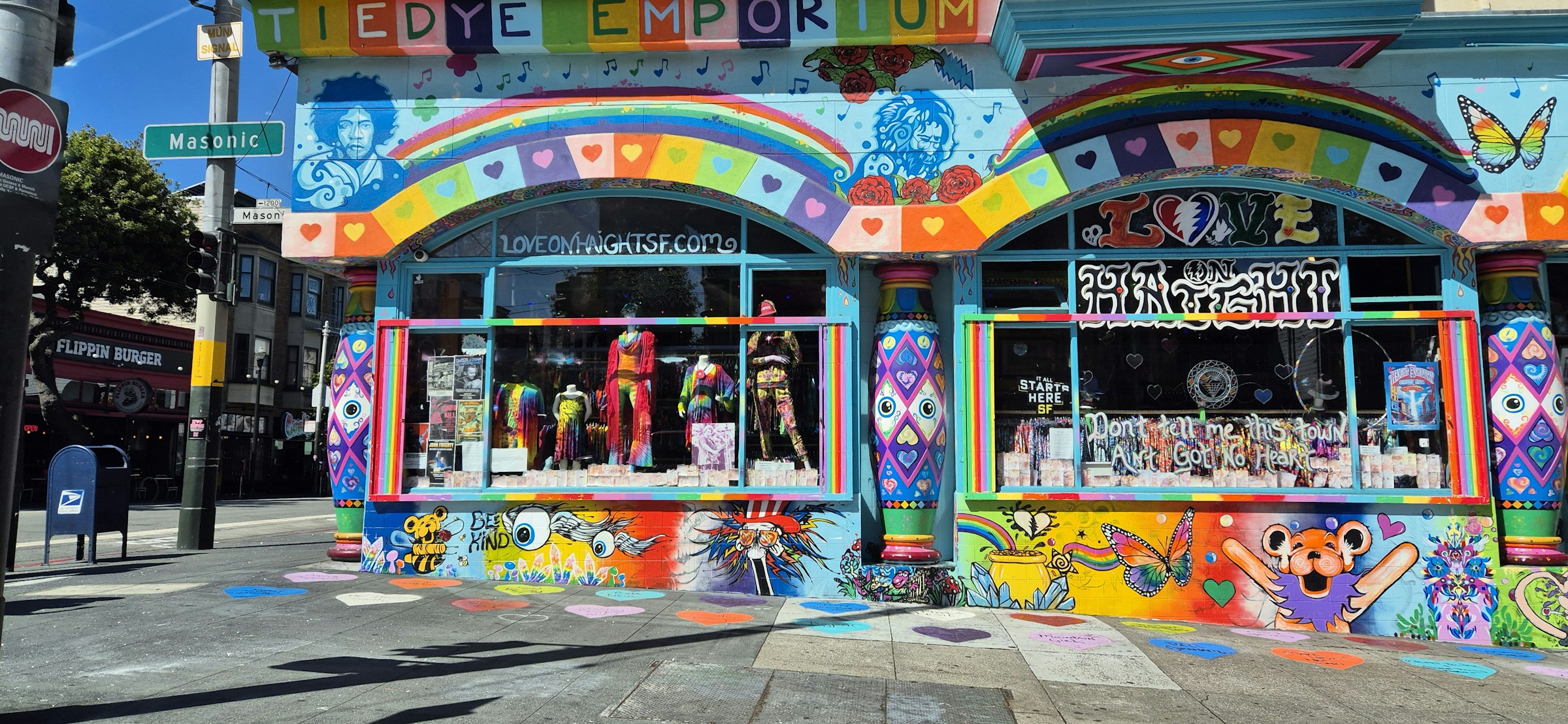 Bunt bemalte Ladenfassade an der Haight Street in Haight-Ashbury