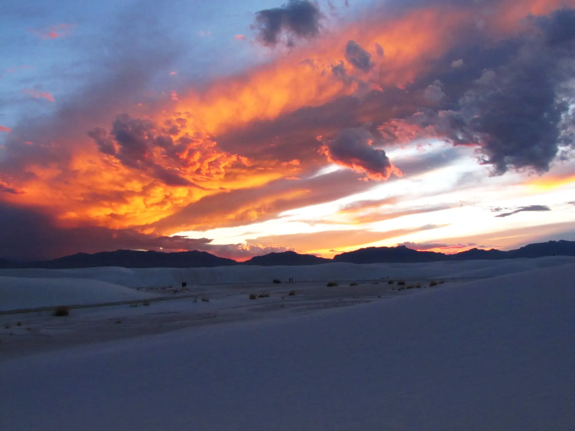 Sonnenuntergang ueber den White-Sands-Duenen