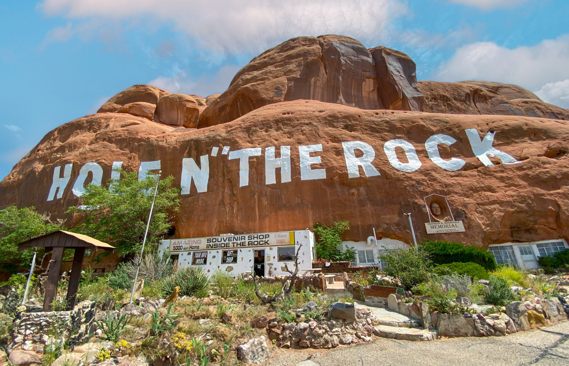 Hole-n-the-Rock