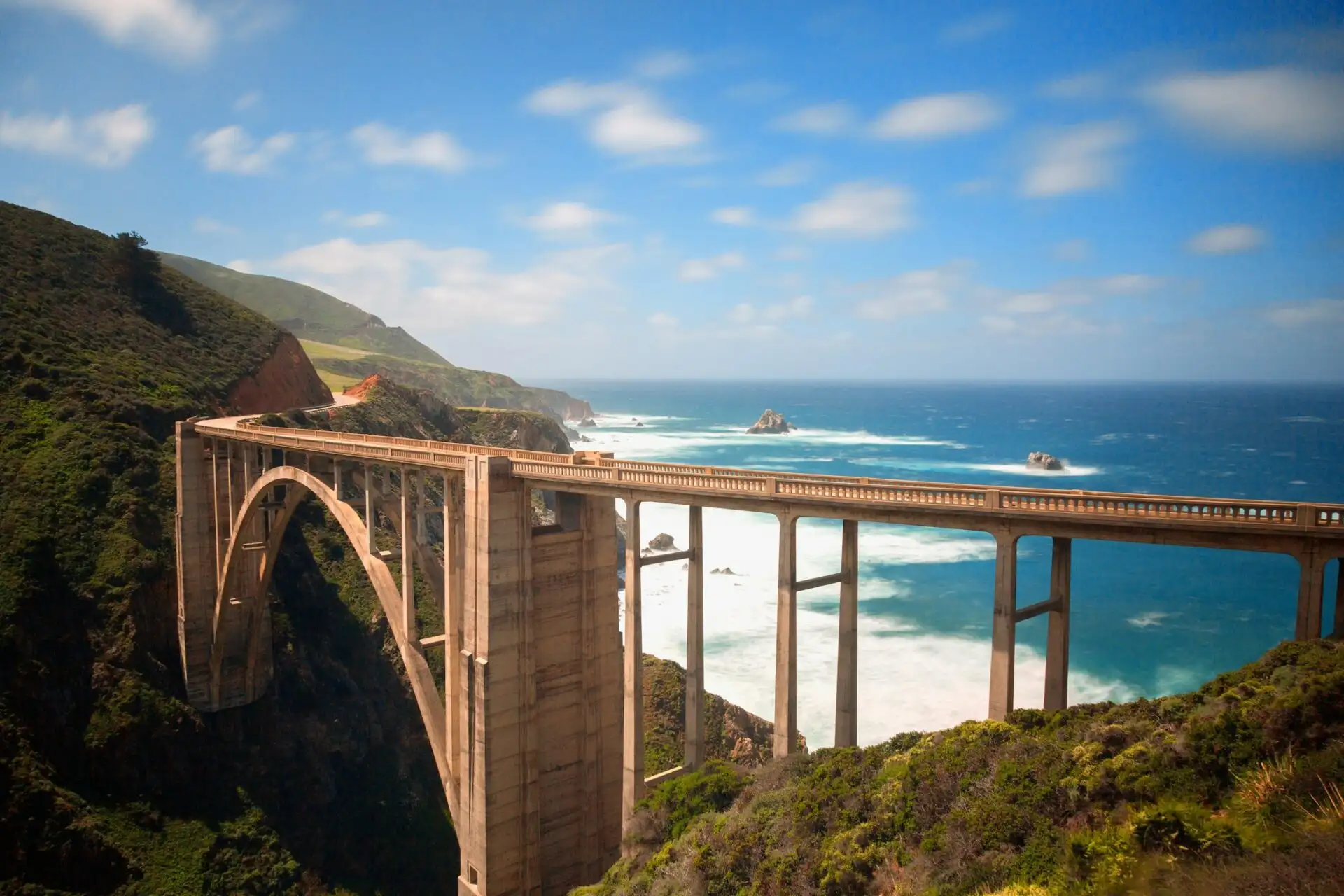 Bixby Creek Bridge am Highway 1 in Kalifornien