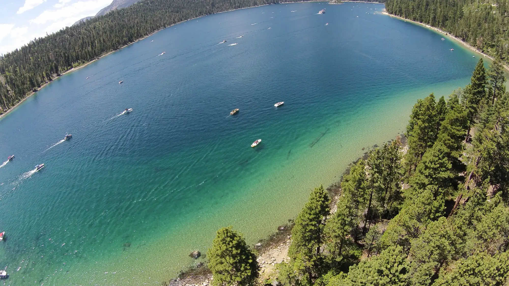 Luftblick auf Emerald Bay